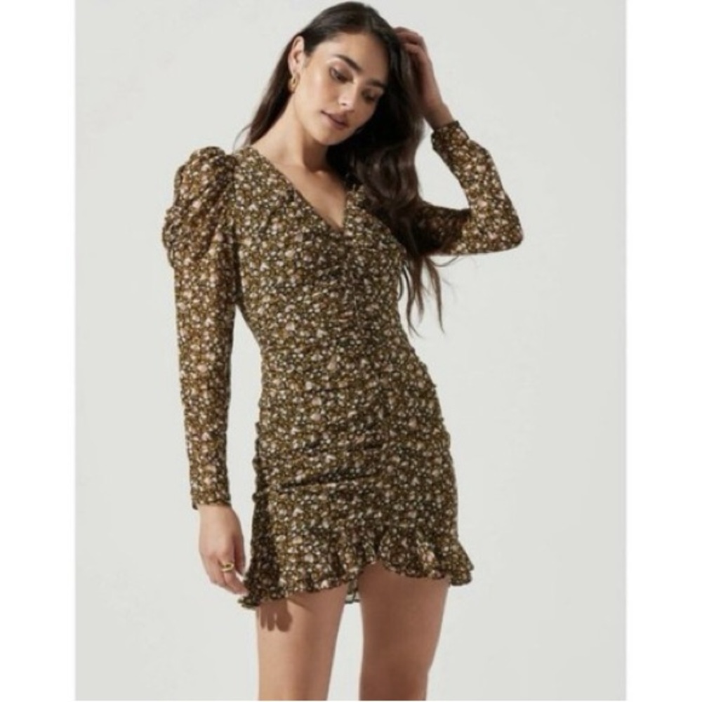 ASTR The Label Long Sleeve Ruched Center Dress S